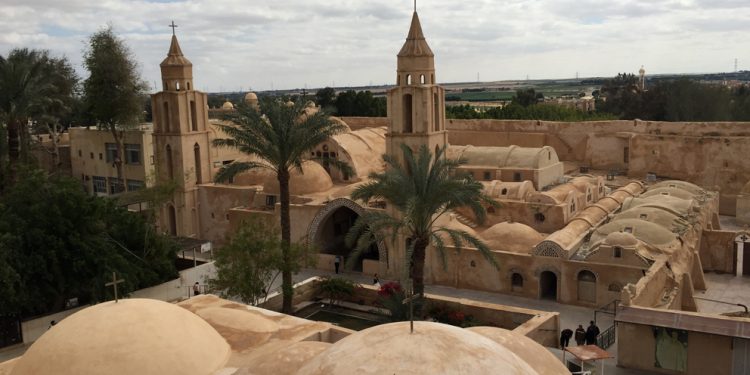 الدير الأحمر